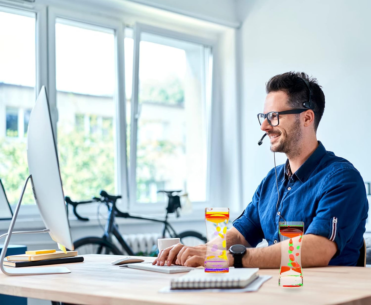 Liquid Motion Bubbler Timer,10 Pack Liquid Bubbler Relaxing Motion Timer Fidget Calming Toys,Sensory Play for Adults and Kid Stress Management,Colorful Hourglass Desk Decor