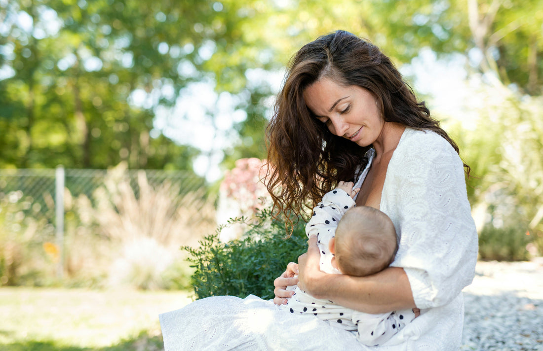 Essential Feeding Items: Baby Gear to Protect Mom's Arms and Back