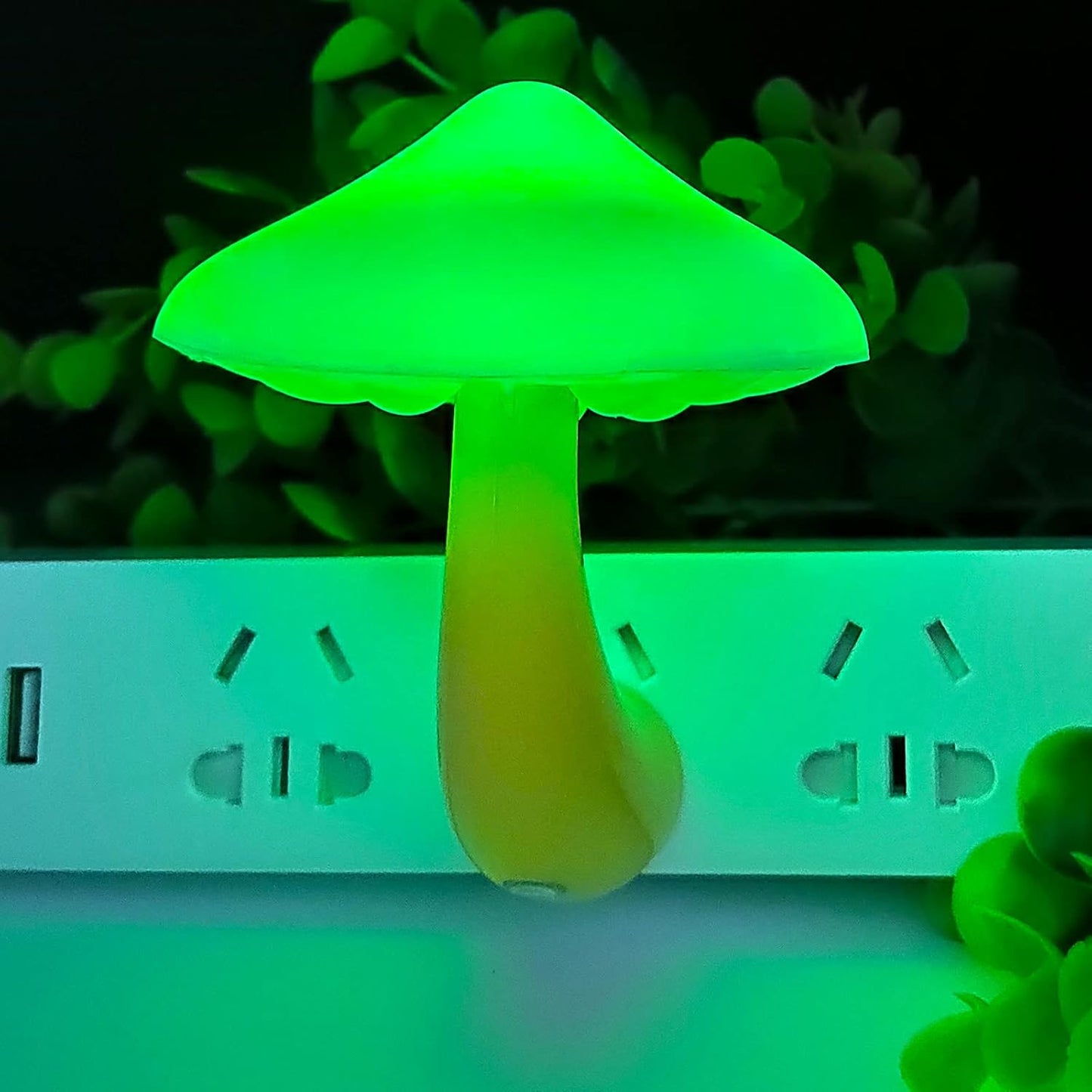 AUSAYE 4 Pack Plug in Night Light, Mushroom Light LED Nightlights for Kids, Adults, Bedroom, Bathroom,Hallway, Stairs, Kitchen Green