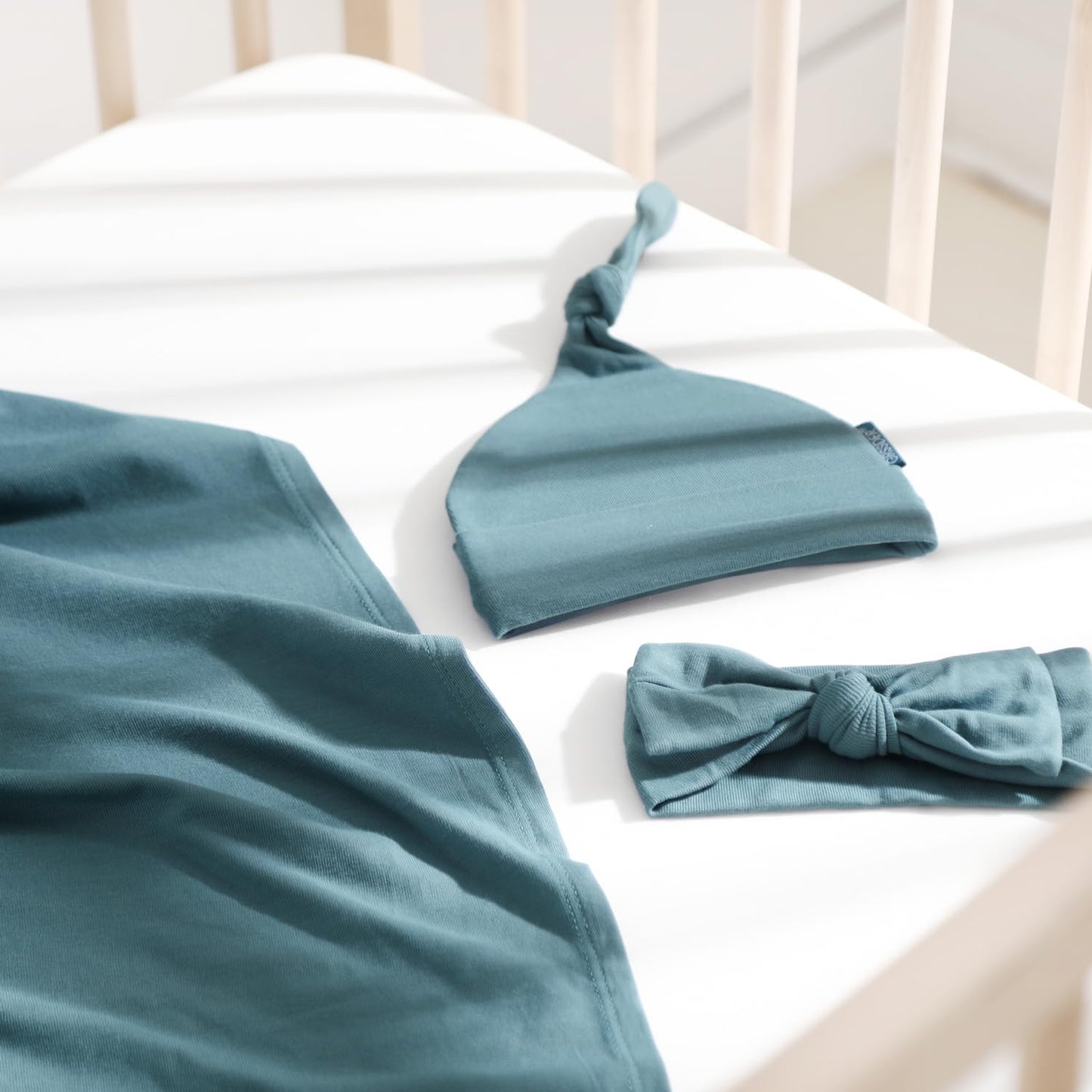 GRSSDER Newborn Swaddle Blanket, Ultra Soft Jersey Receiving Blanket with Matching Headband and Beanie Set, 47×47" Extra Large Nursery Swaddle Wrap for Girls and Boys