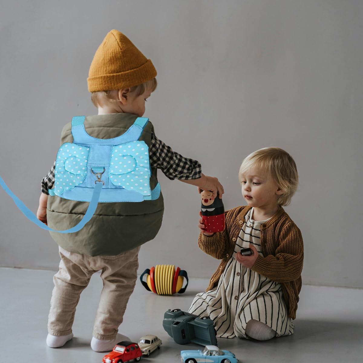 Toddler Harness with Leash - Child Leash and Anti Lost Wrist Link with Lock, Baby Walking Harness Assistant for Boys, Cute Traction Safety Leash for Kids, Holiday Travel Christmas Gift, Blue