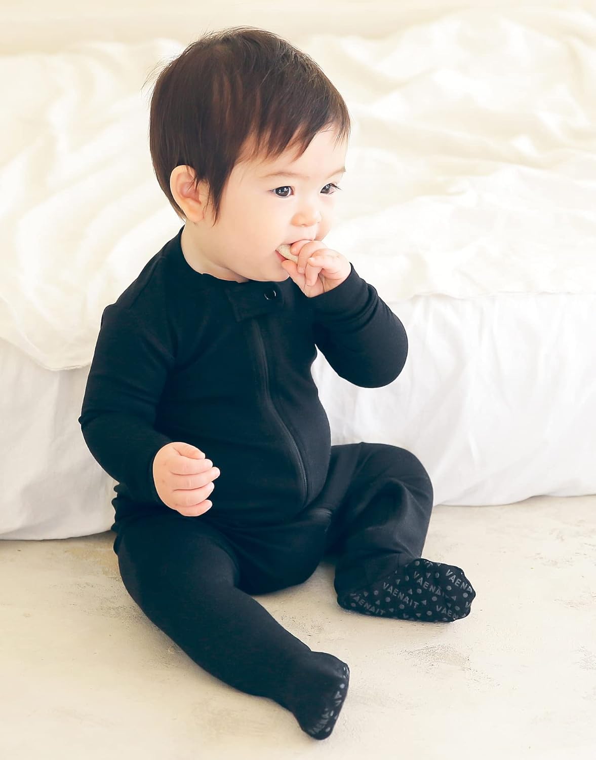 VAENAIT BABY Infant Toddler Boys Girls Footed One-Piece Sleep and Play Premium Modal Pajamas 1-2 Pieces