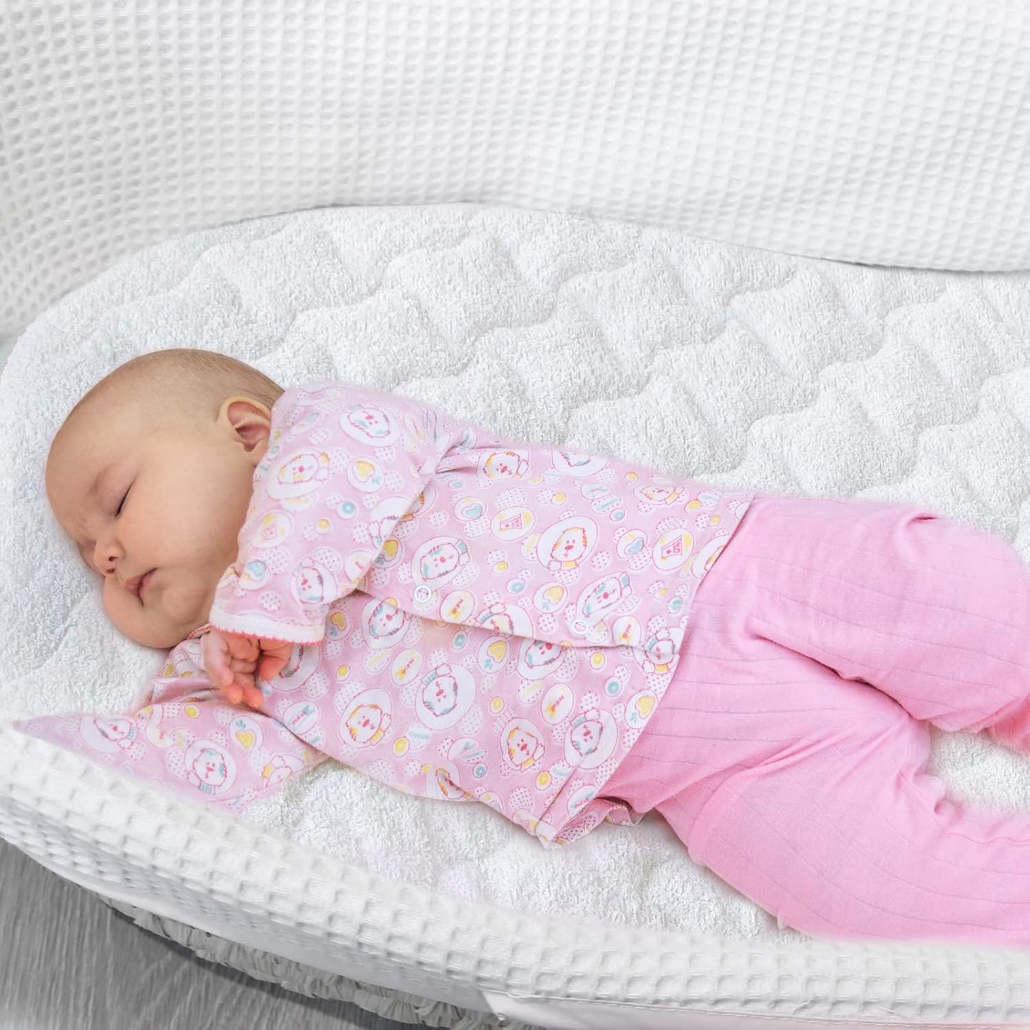 Magik & Kover Bassinet Mattress Pad Cover 15" x 30" - Fit for SNOO Smart Sleeper, Fisher Price Soothing Motions/Rock with Me, Dream On Me Lacy Bassinet, Waterproof, Cotton Terry Surface