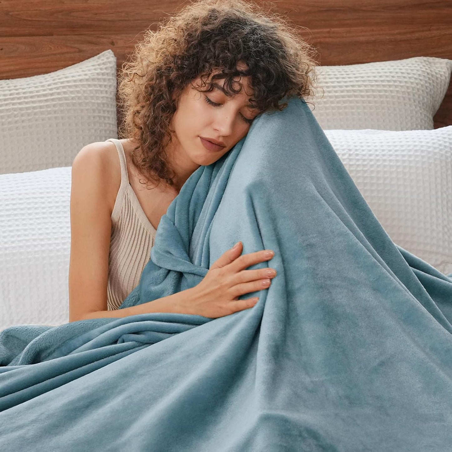 PHF Ultra Soft Fleece Blanket Twin Size, No Shed No Pilling Luxury Plush Cozy 300GSM Lightweight Twin XL Blanket for Bed, Couch, Chair, Sofa Suitable for All Season, 76" x 90", Dusty Blue