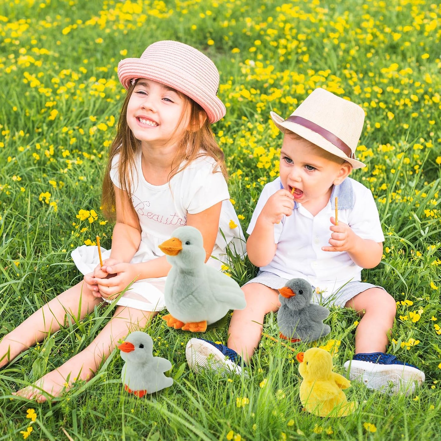 Plush Duck Toy Set with Mommy Duck and Ducklings - Squeaky Soft Stuffed Animals with Eggs & Carry Nest - Perfect Cuddly Gift for Kids, Toddlers, Baby Girls & Boys, Easter or Birthday