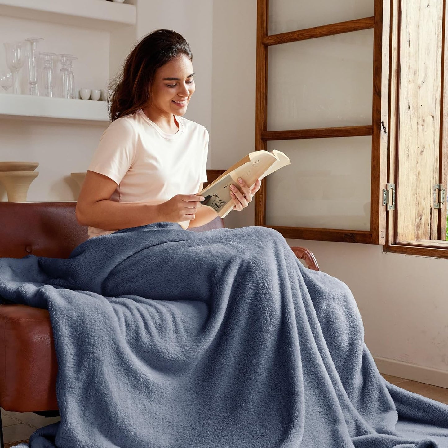 Exclusivo Mezcla King Size Flannel Fleece Blanket, Super Soft Velvet Plush Bed Blanket, Fuzzy Cozy and Warm for All Seasons, 90x104 Inches, Stone Blue