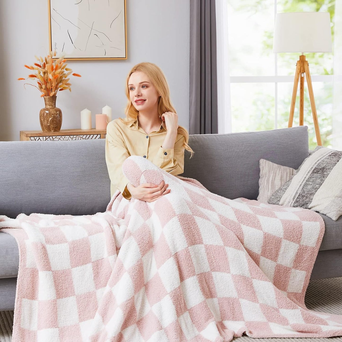 WRENSONGE Checkered Throw Blanket, Pink Soft Cozy Fluffy Warm Hand Made Throw Blankets for Couch, Sofa, Chair, Bed, Camping, Picnic, Travel Lightweight Bed Blankets for Women Mothers Birthday Gifts
